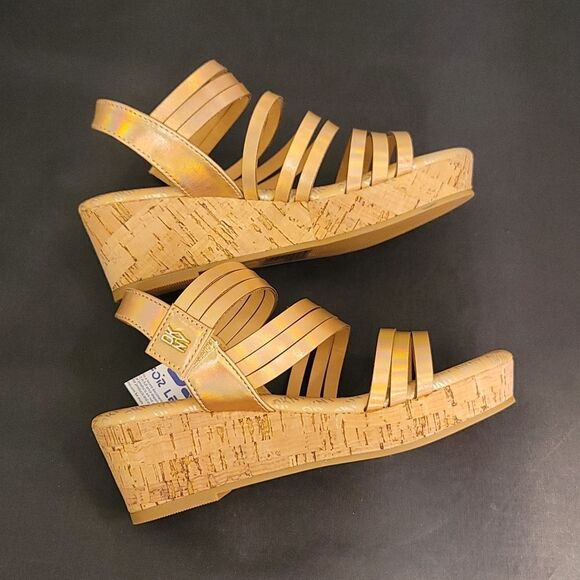 BRAND NEW DKNY KIDS AMBER LYNN PLATFORM WEDGE SANDAL G1 - Picture 9 of 15